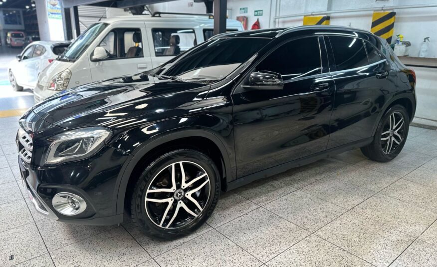 Mercedes Benz GLA200